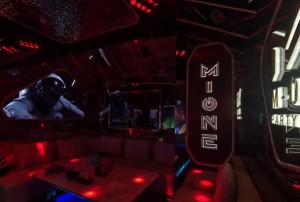 杭州新开的ktv招聘包厢服务员,中午管饭吗？