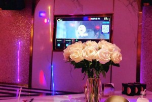 上海奉贤区西渡街道附近夜总会招聘包厢陪唱,(好上班的不挑人)