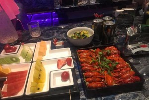 上海浦东新区东明路街道附近ktv招聘酒水促销员,无中介费的