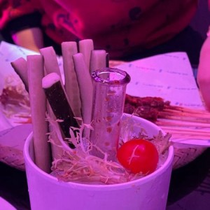 上海哪家夜场招聘商务接待,有学历要求吗？