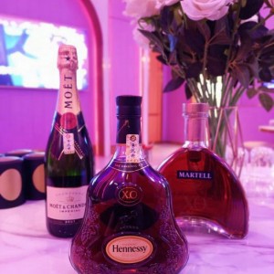 上海上班轻松的夜场ktv招聘商务迎宾,怎么能多找一些客源