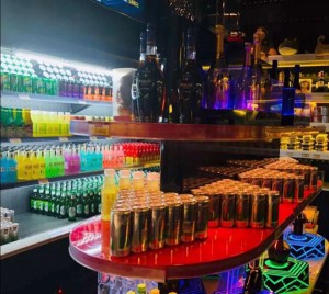 杭州小费多的夜总会ktv招聘商务迎宾,需要统一穿工装吗_