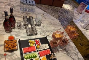 上海浦东新区张江镇附近夜场招聘包厢陪唱,有学历要求吗？