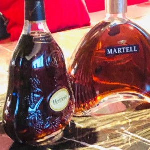 上海中高档夜场招聘酒水促销员,上班工作轻松吗_