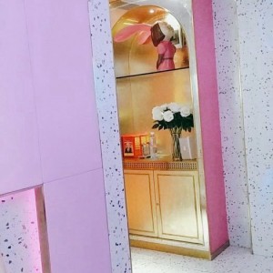 上海哪有ktv招聘酒水销售员,交五险一金吗？