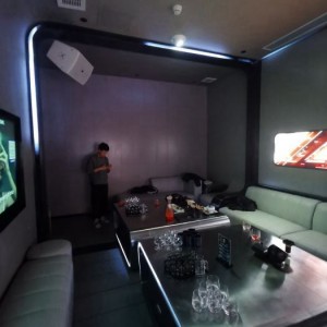 上海嘉定区菊园新区附近酒吧招聘商务接待,是当天上班当天发薪吗？