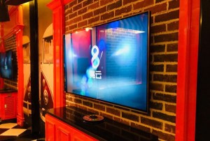 杭州余杭区径山镇附近夜总会招聘女服务生,可以兼职吗？