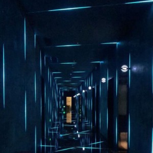 上海徐汇区附近夜总会招聘包厢服务员,(不需要工作服)