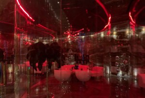 上海浦东新区东海农场附近ktv招聘包厢服务员,工资是怎么发放的