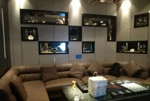 上海生意火爆的夜总会招聘包厢陪唱,人员的工作规定和考核标准是怎样的？