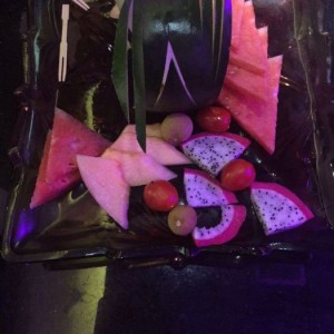 上海哪些夜总会招聘酒水促销员,交五险一金吗？