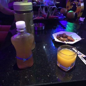 上海静安区芷江西路街道附近酒吧招聘包厢管家,(不压工资待遇好的)