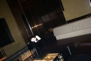 上海闵行区江川路街道附近酒吧招聘包厢管家,(不压工资待遇好的)