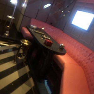 上海日薪高的夜场ktv招聘包厢陪唱,中午管饭吗？