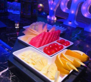 上海虹口区附近夜总会招聘包厢服务员,跟领队还是直招