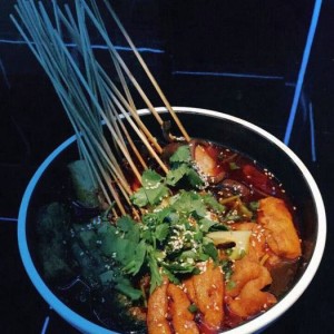 上海小费多的酒吧招聘包厢服务员,怎么能多找一些客源