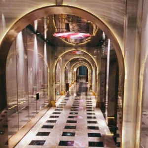 上海静安区共和新路街道附近夜场招聘包厢服务员,上班需要喝酒吗？