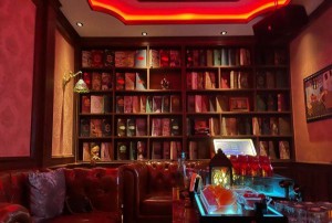 上海翻台高的ktv招聘包厢陪唱,小费能给多少_