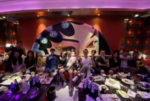 上海新开的夜总会招聘包厢气氛组,小费能给多少_